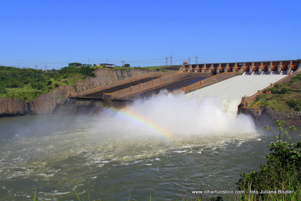 vertedouro-de-itaipu