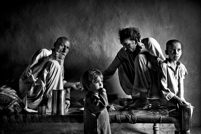 O chinês Yanan Li da categoria Preto e Branco ($ 16 mil)