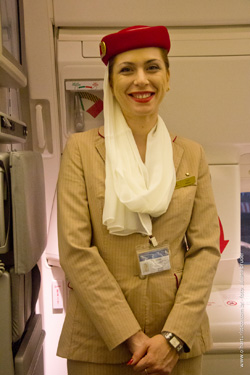 abre-Tripulação-bonita-e-elegante-da-Emirates