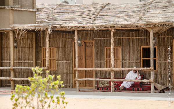 Cena típica da antiga dubai
