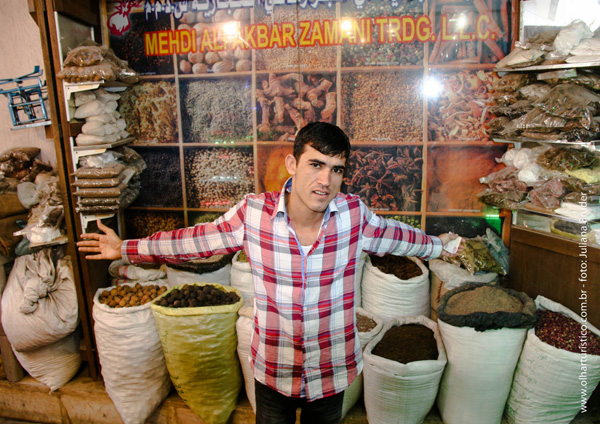 Vendedor de loja no  Souk