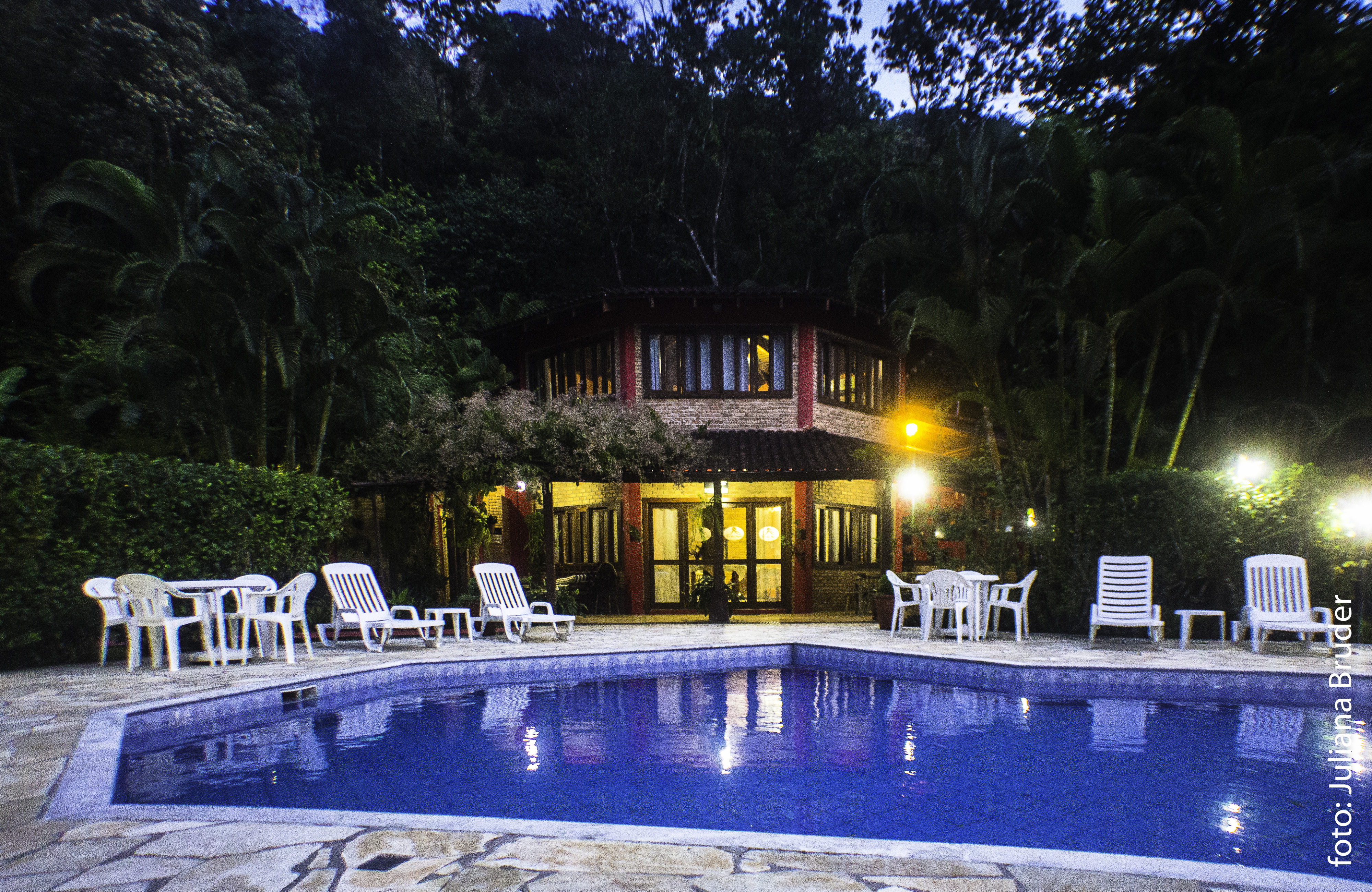 Pousada Pé da Mata - Entardecer na Piscina