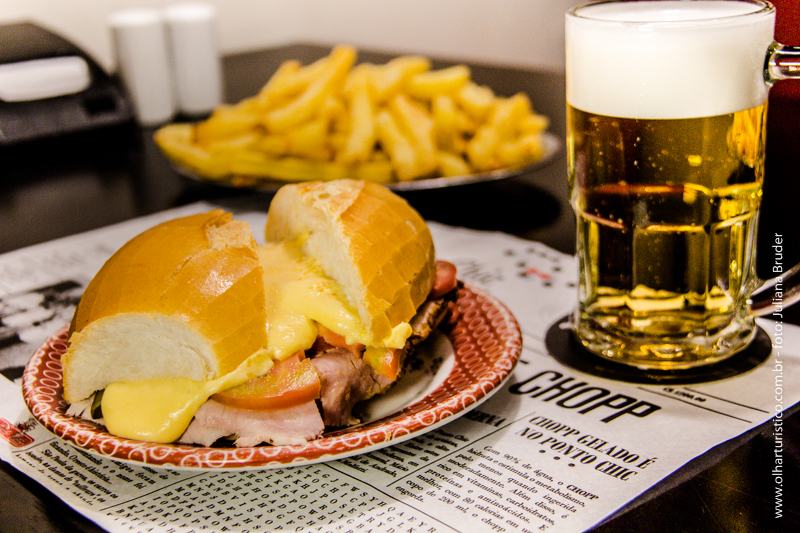 Acompanhamentos prediletos do Bauru - Chopp gelado e Batatas Fritas