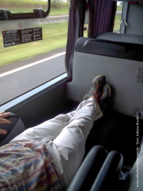 As poltronas reclinam at;e 180 graus