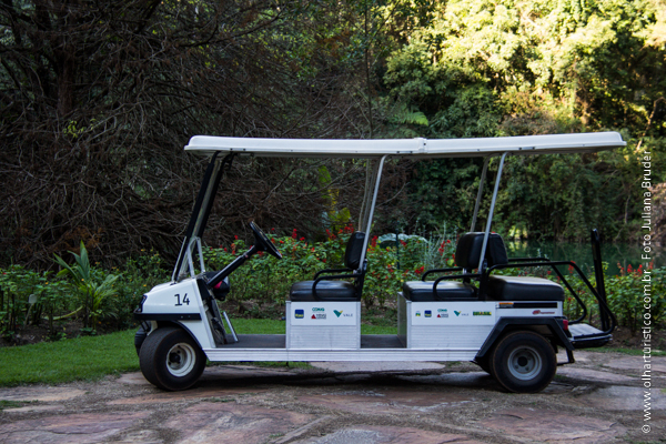 Carrinhos elétricos para percorrer as galerias