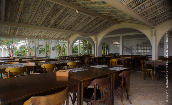 o-restaurante-de-frente-para-o-mar