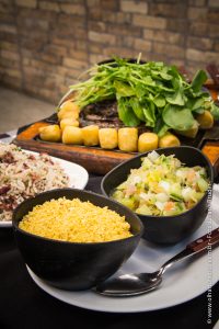 Picanha grelhada e acompanhamentos