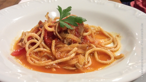 Massa feita de pão artesanal