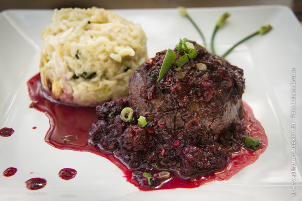 Molho de Amoras artesanal para cobrir o filet e acompanhar o risoto