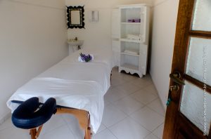 Sala de massagens para tratamento e/ou sessões relaxantes, que são pré agendadas com profissionais disponíveis