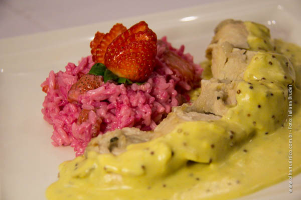 Strawberry Rice with Chicken in the Passion Fruit Sauce