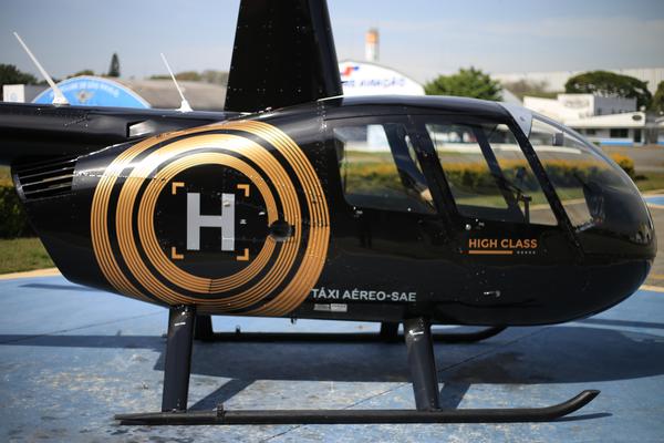 helicoptero para voo panorâmico sobre são paulo