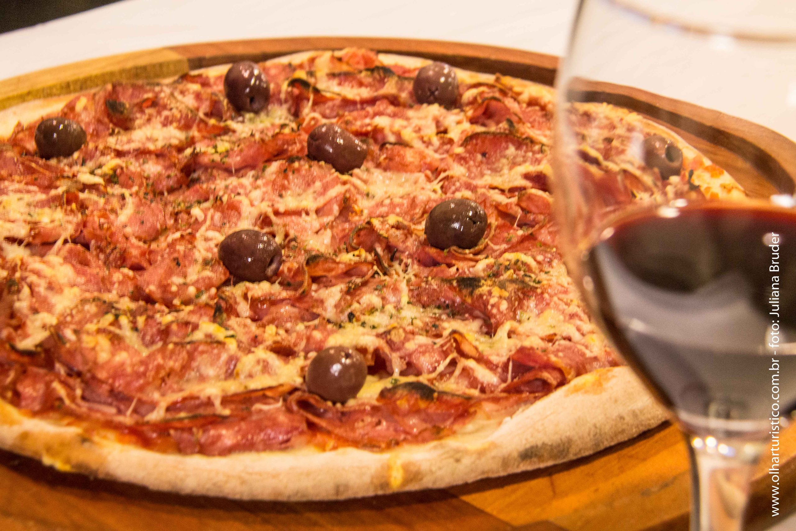 Harmonização Pizza com Vinho