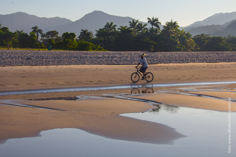 Imagens bucólicas na Praia de Cambury